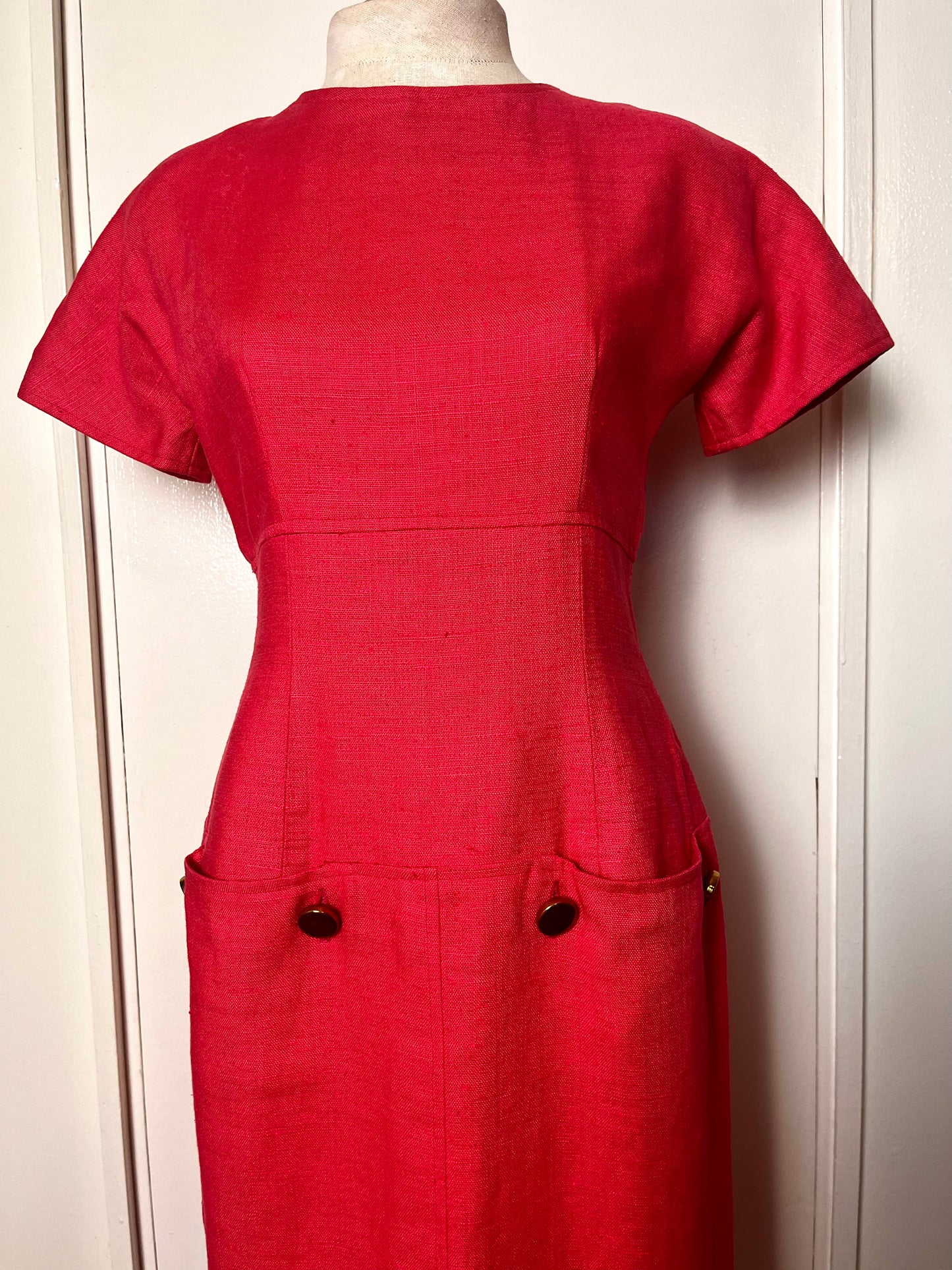 Vintage 1990's "Oscar de la Renta" Pink Linen & Gold Button Sheath Dress