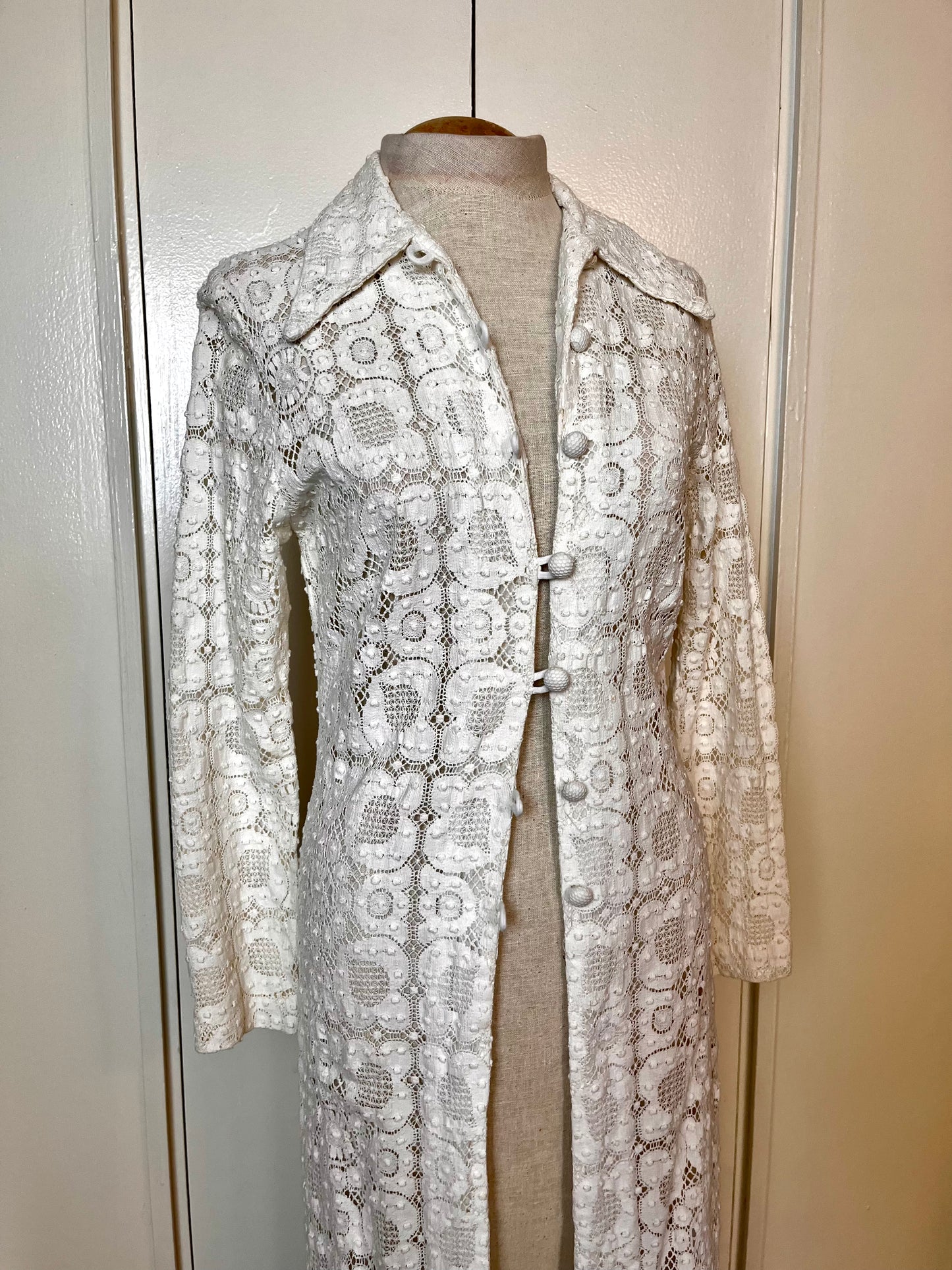 Vintage 1970’s "Young Dimensions" Crochet Lace Long Sleeve Duster