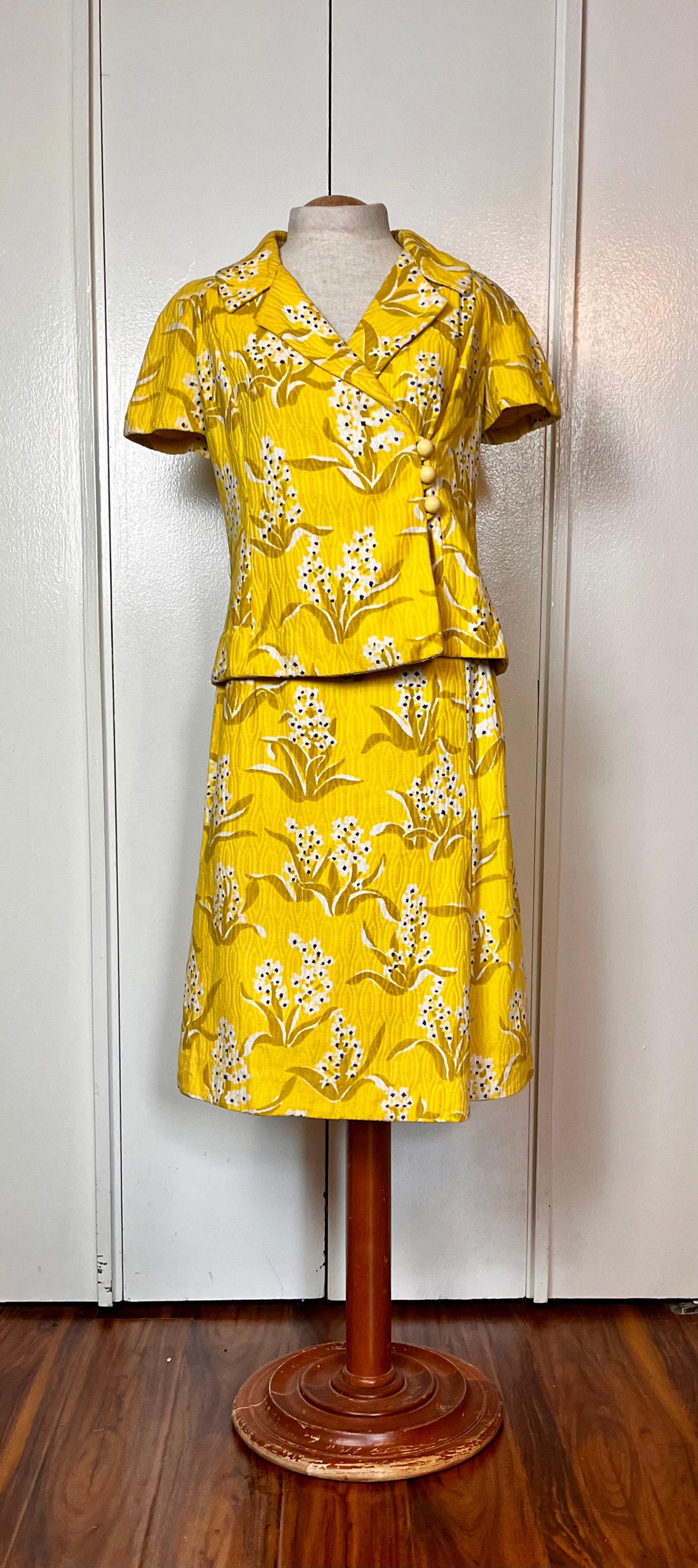 Vintage 1960’s Yellow Hydrangea-Print Tweed Two-Piece Suit: Jacket & Skirt Set