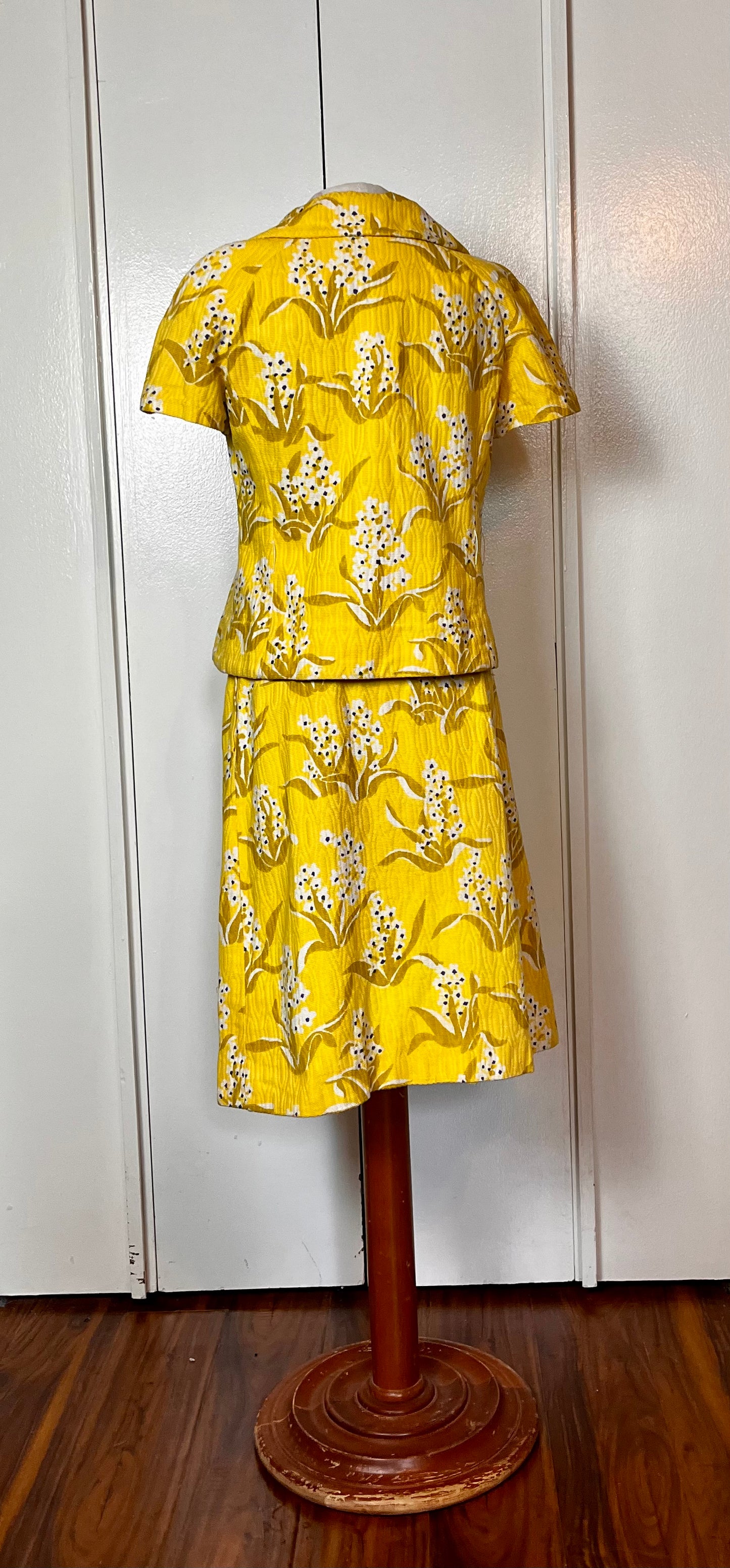 Vintage 1960’s Yellow Hydrangea-Print Tweed Two-Piece Suit: Jacket & Skirt Set