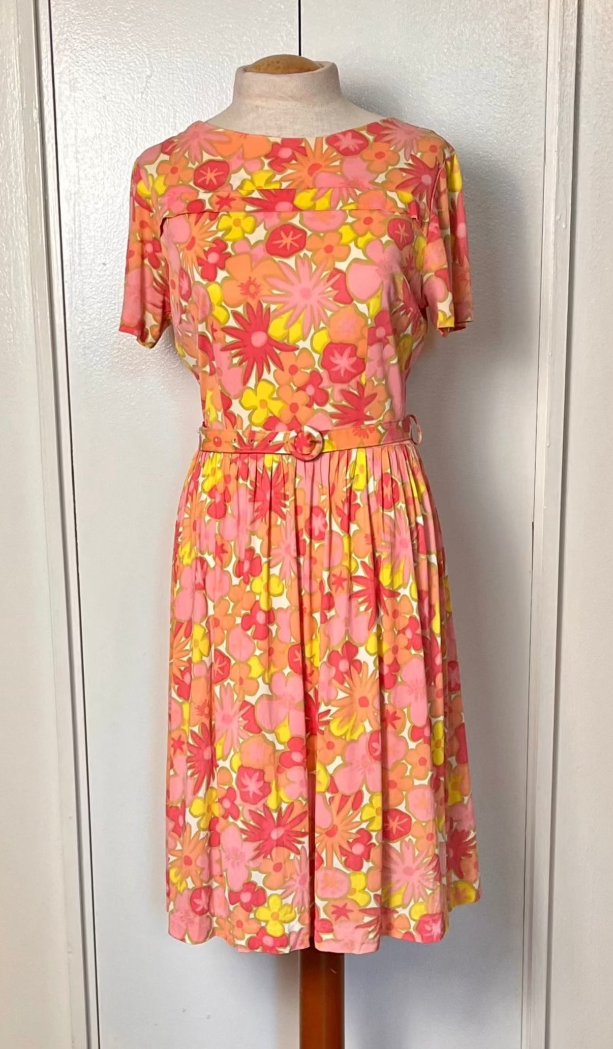 Vintage 1960's Flower-Power Fit n Flare Nylon Midi Dress with Belt