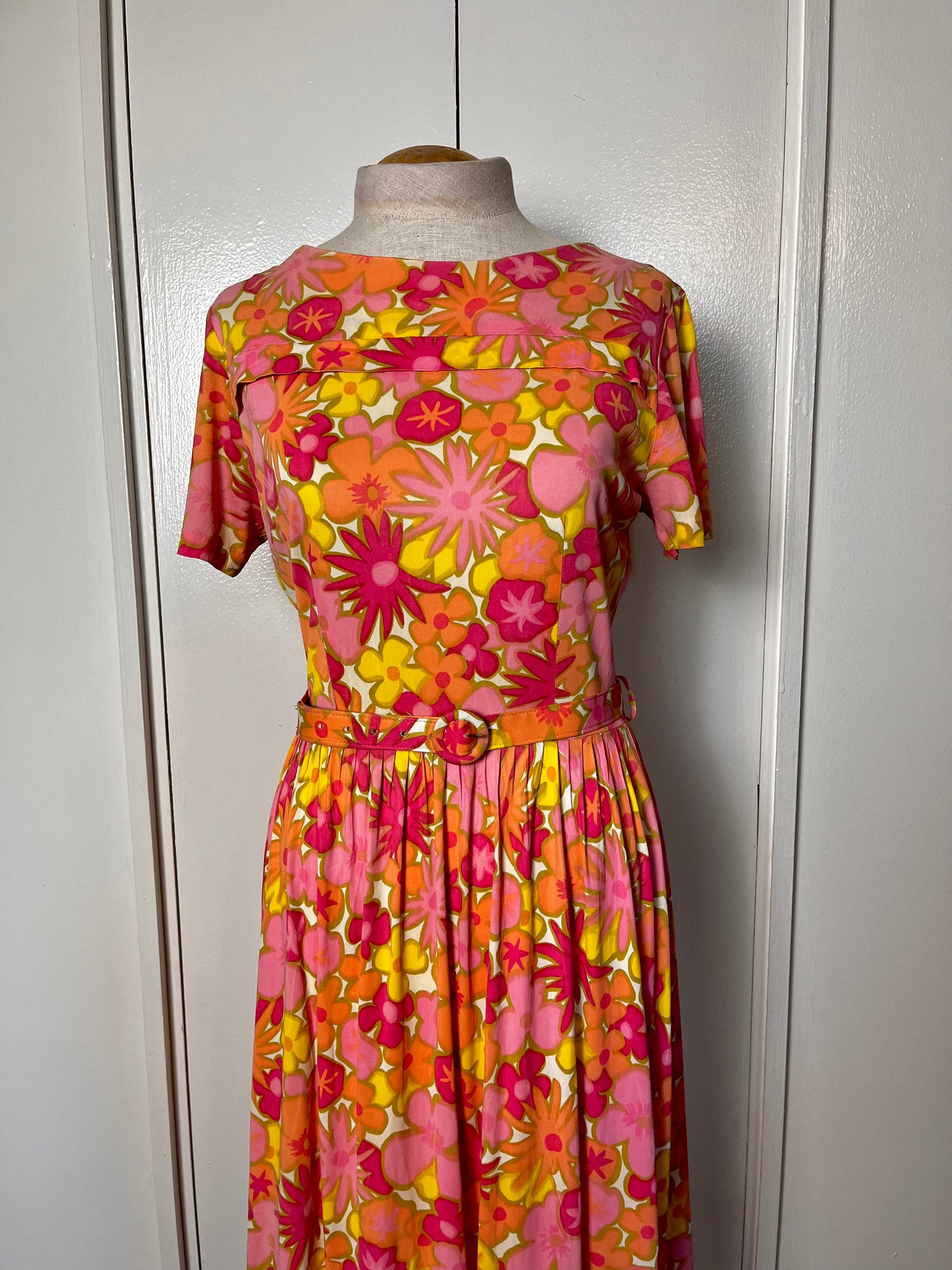 Vintage 1960's Flower-Power Fit n Flare Nylon Midi Dress with Belt