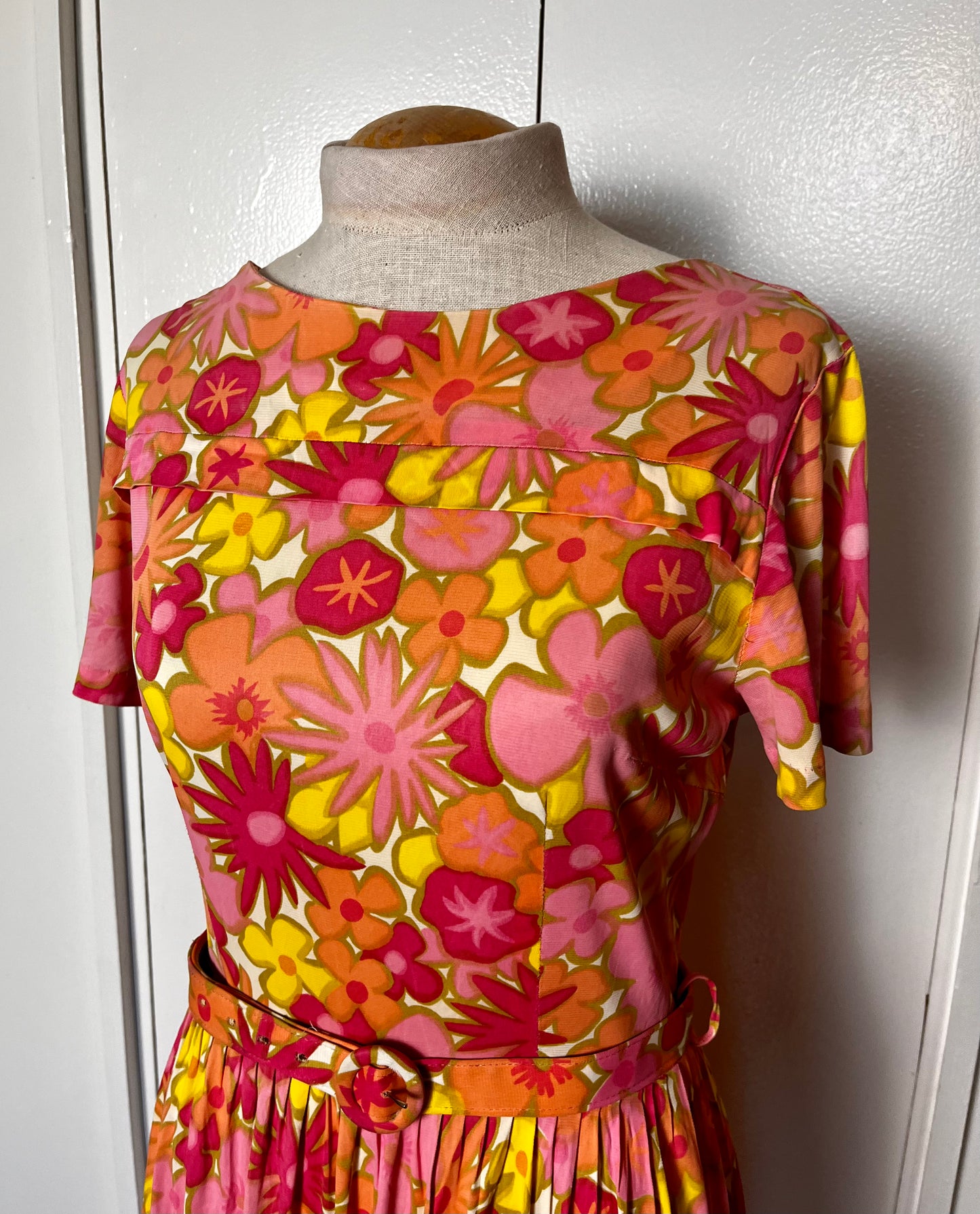 Vintage 1960's Flower-Power Fit n Flare Nylon Midi Dress with Belt