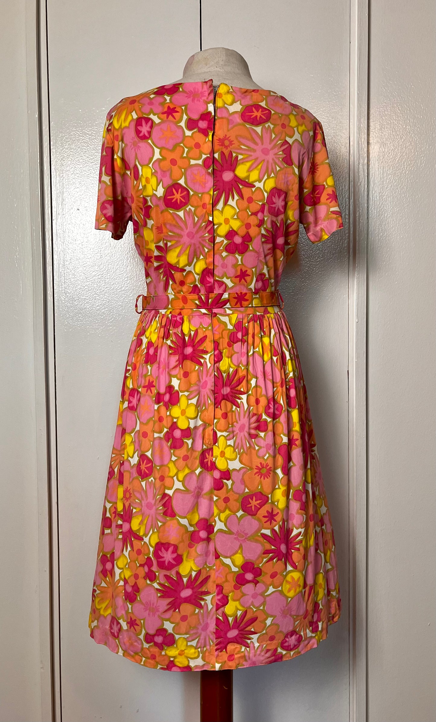 Vintage 1960's Flower-Power Fit n Flare Nylon Midi Dress with Belt