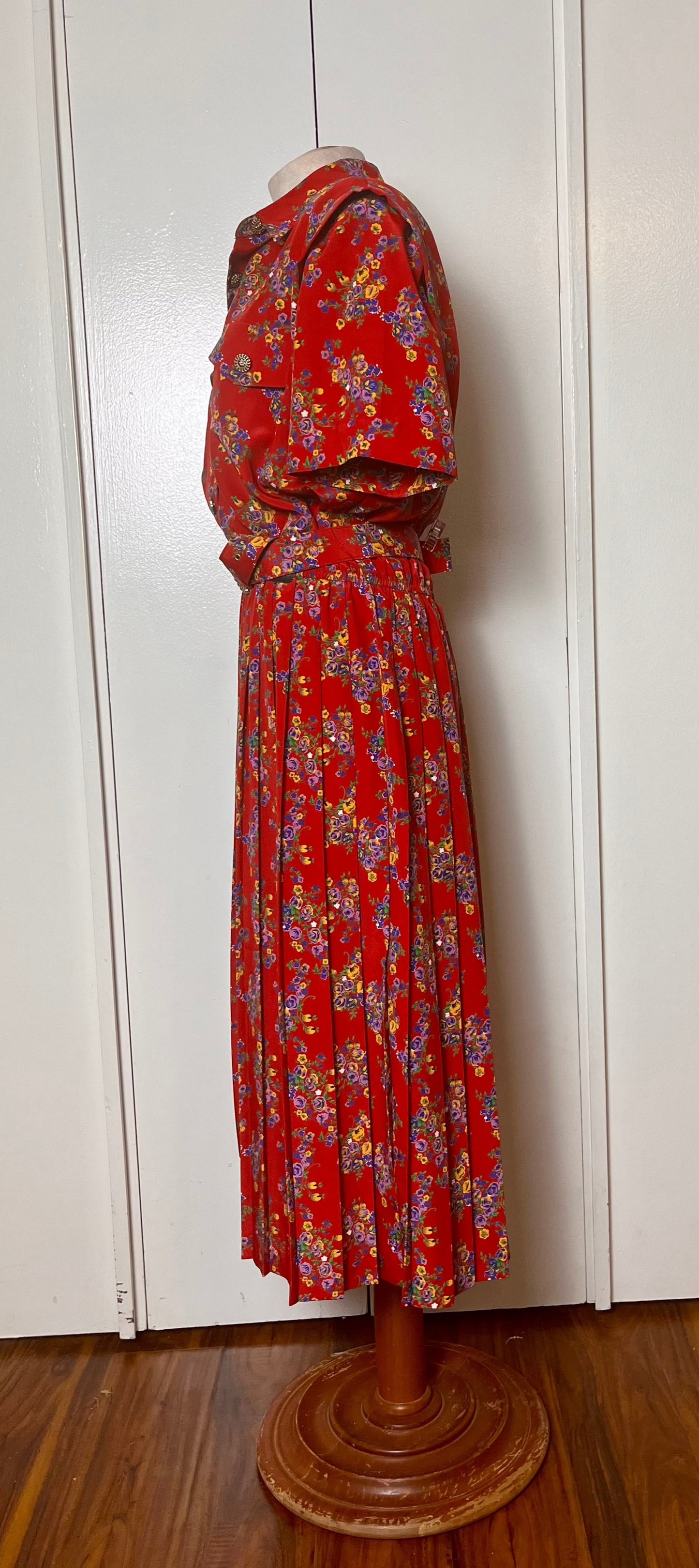 Vintage 1980's does 40's "Leslie Fay" Red Floral Button-up Dress