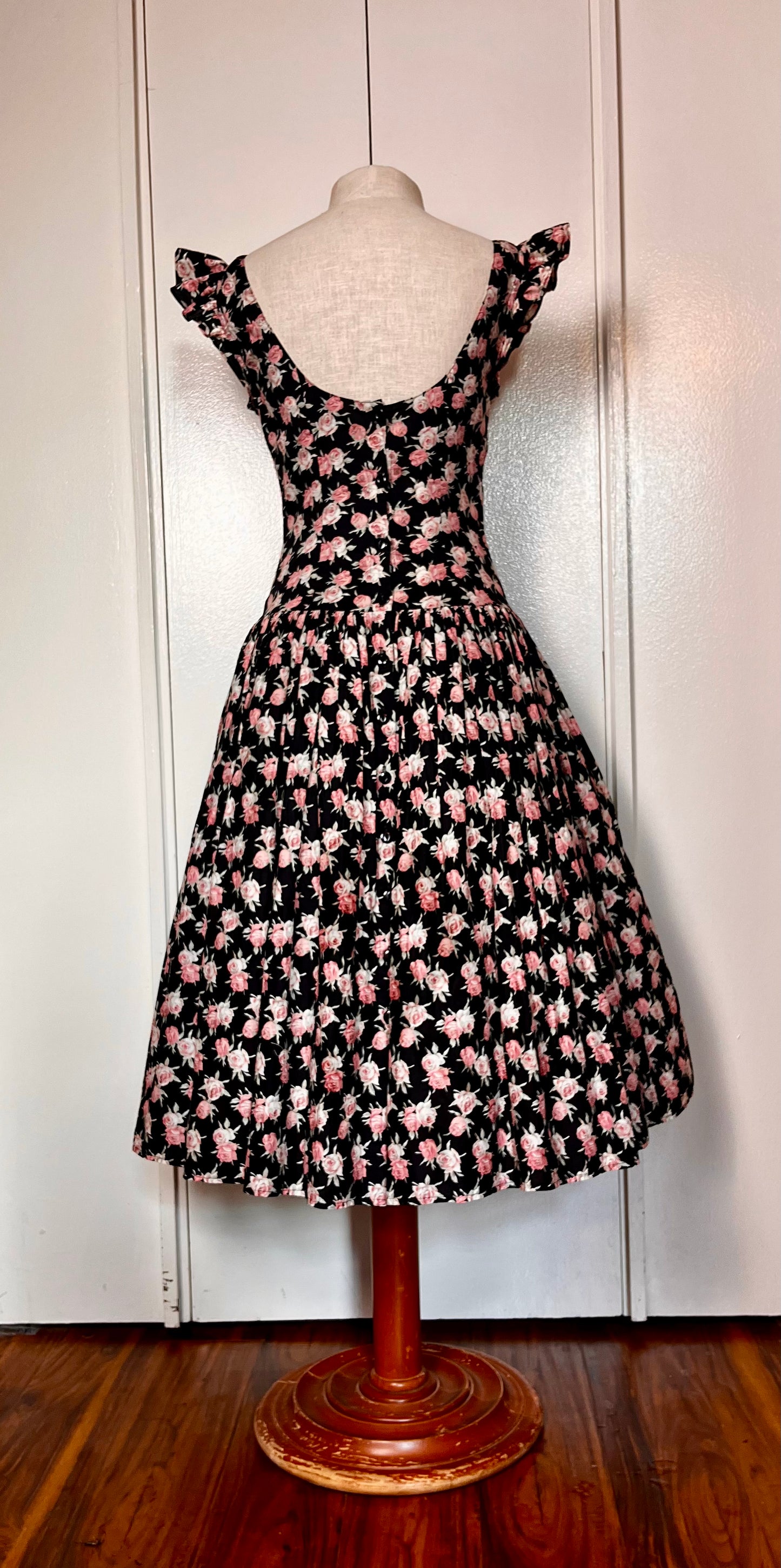 Vintage 1980's "Eileen West" Black and Roses Flutter Sleeve Fit N Flare Dress