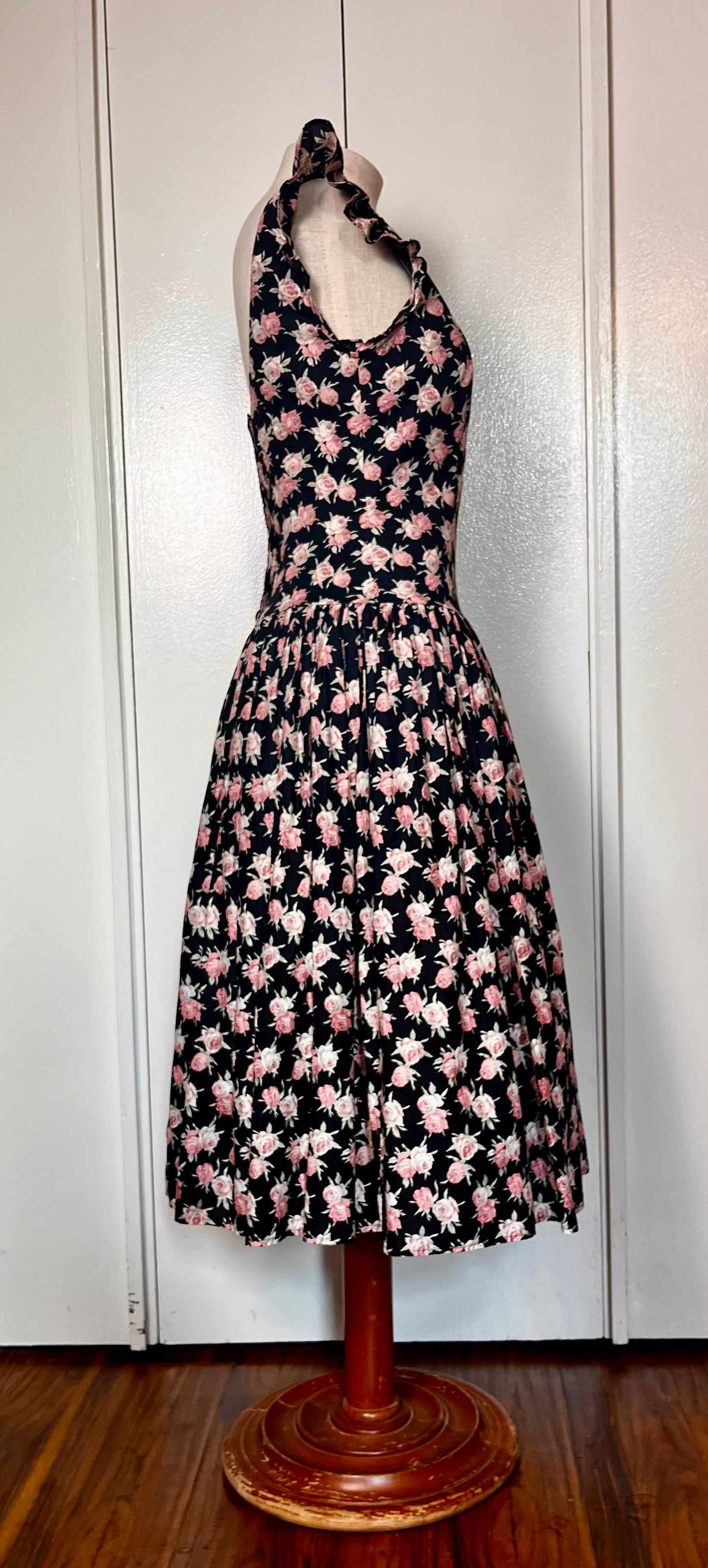 Vintage 1980's "Eileen West" Black and Roses Flutter Sleeve Fit N Flare Dress