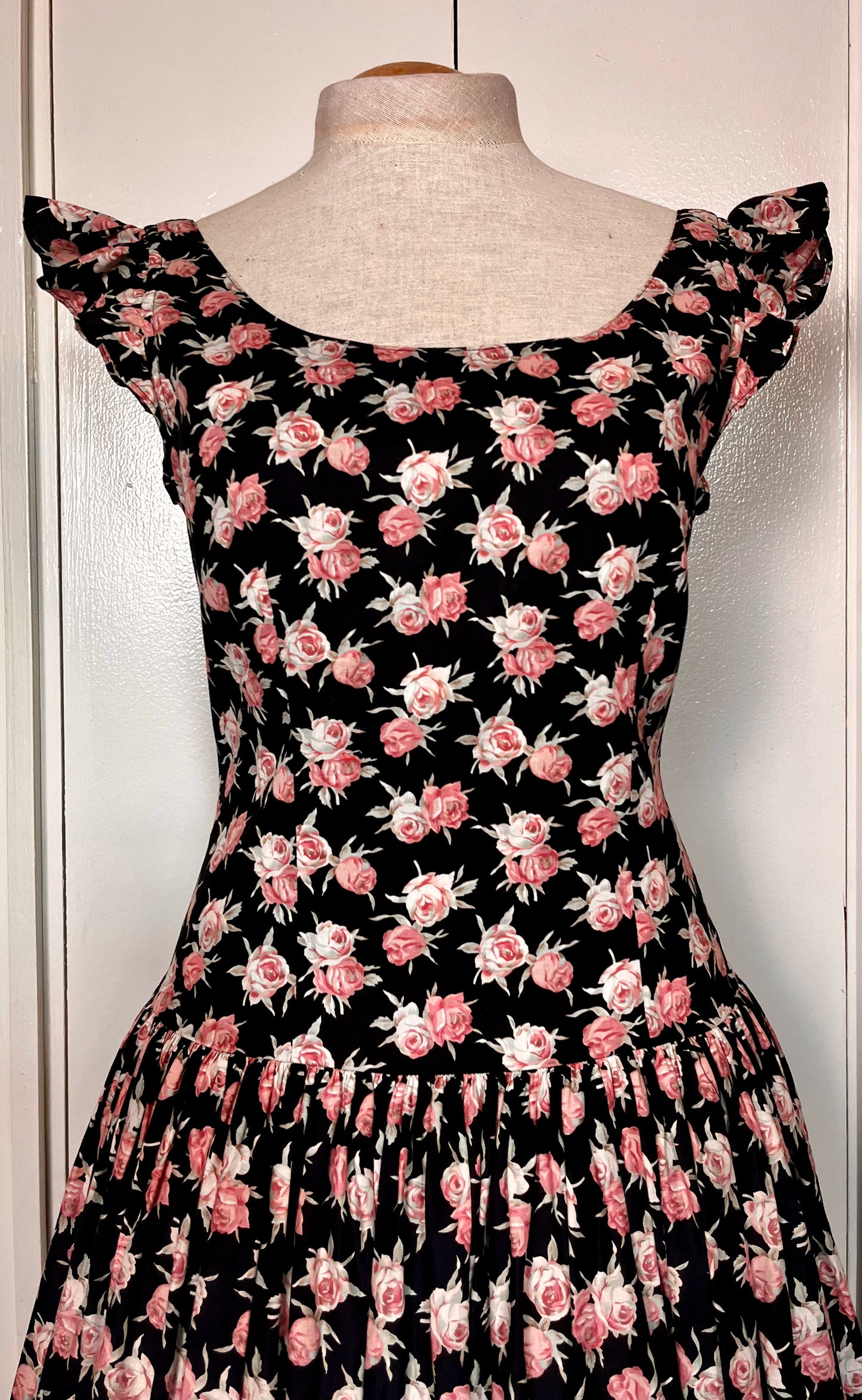 Vintage 1980's "Eileen West" Black and Roses Flutter Sleeve Fit N Flare Dress