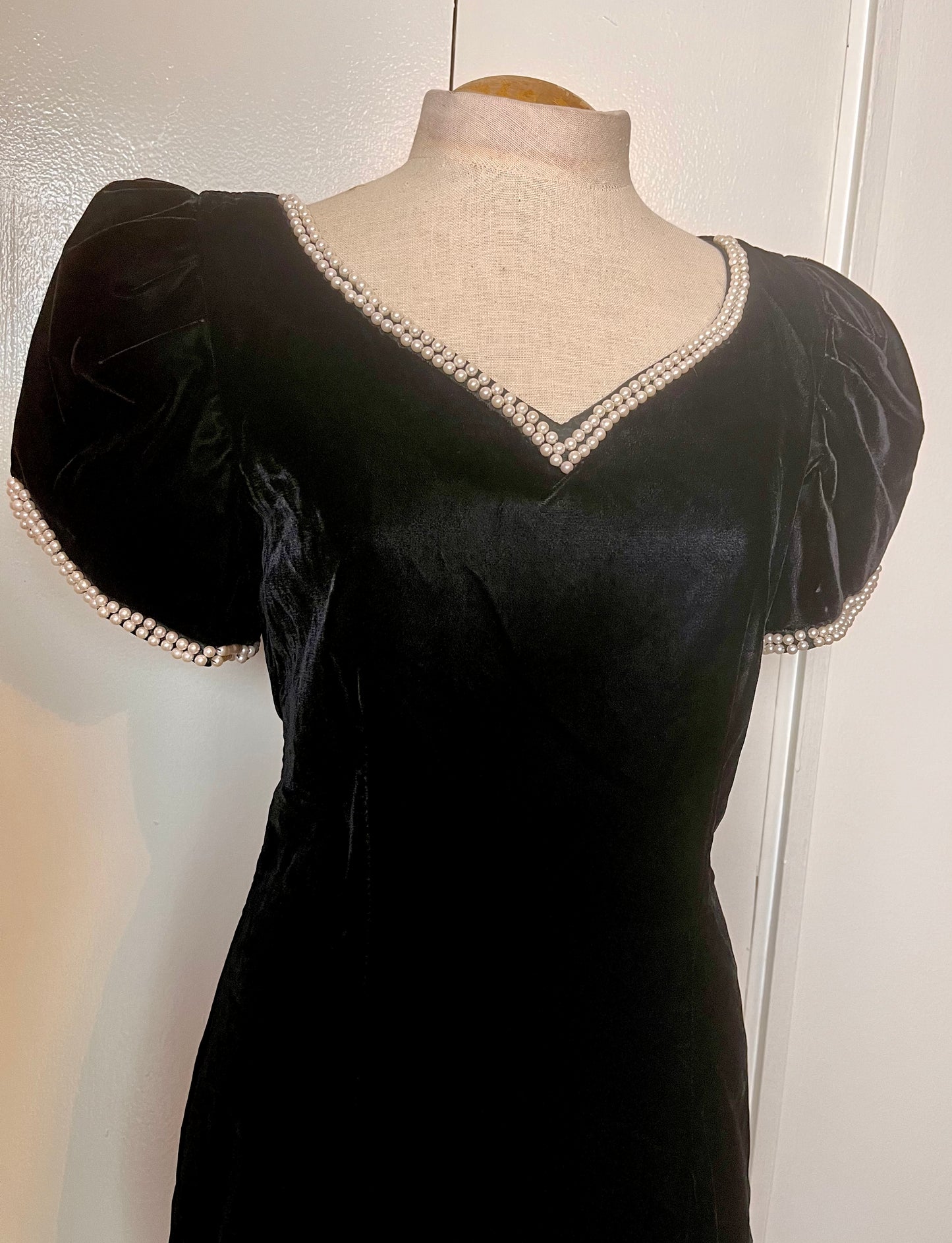 Vintage 1980's "Lisa Michaels" Black Velvet & Pearl Puff Sleeve Dress