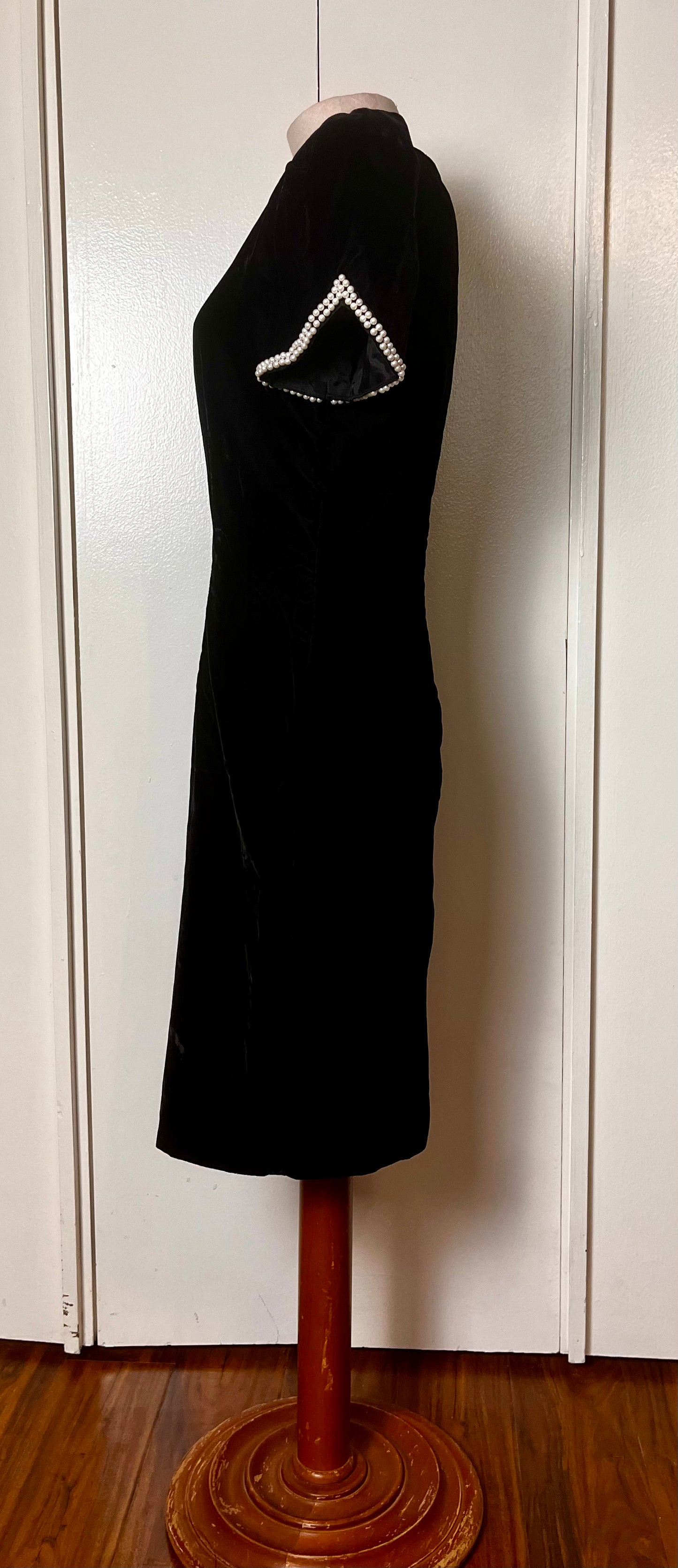 Vintage 1980's "Lisa Michaels" Black Velvet & Pearl Puff Sleeve Dress