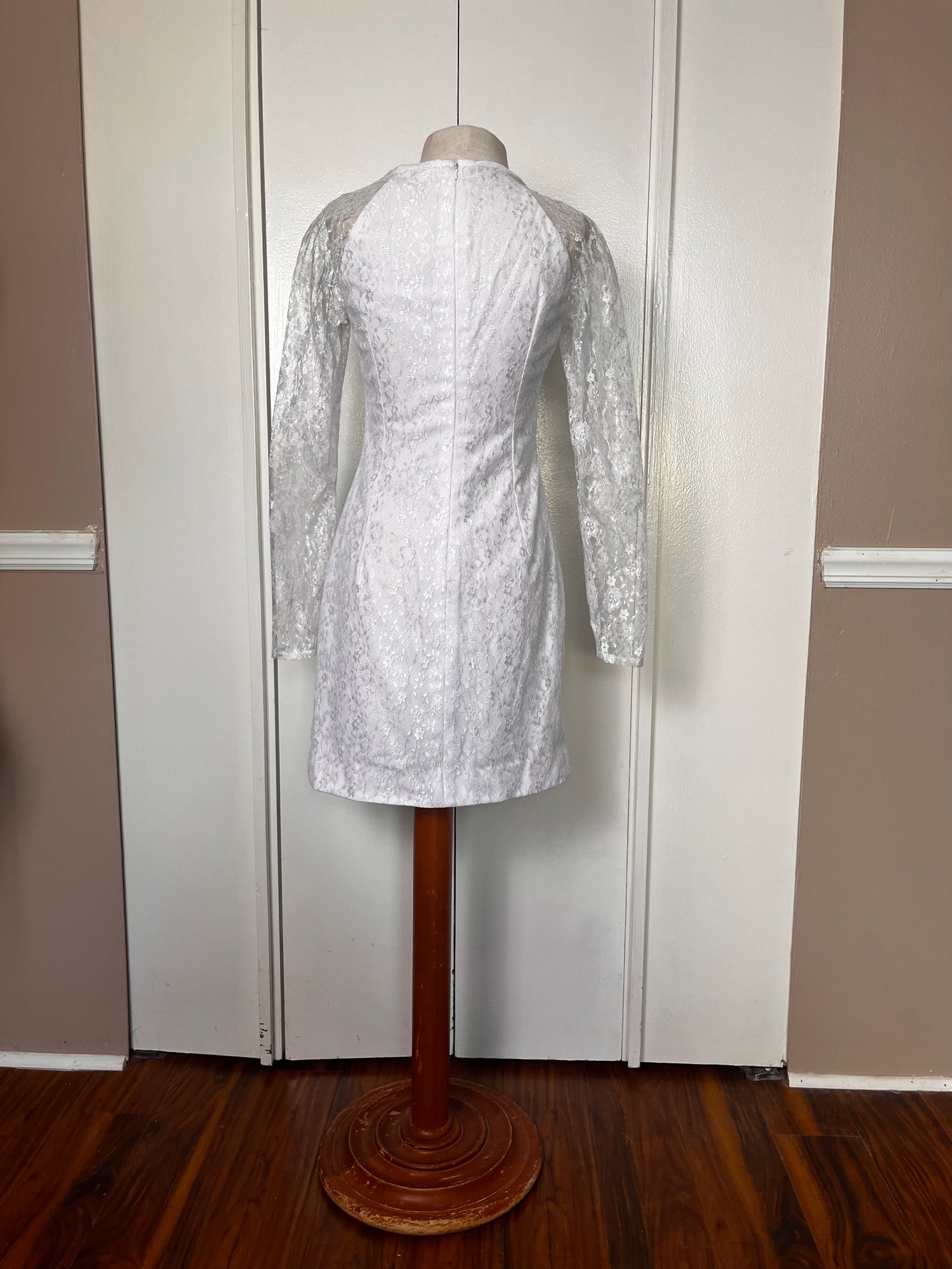 Vintage 1990's White Lace Long Sleeve Fitted Mini Dress