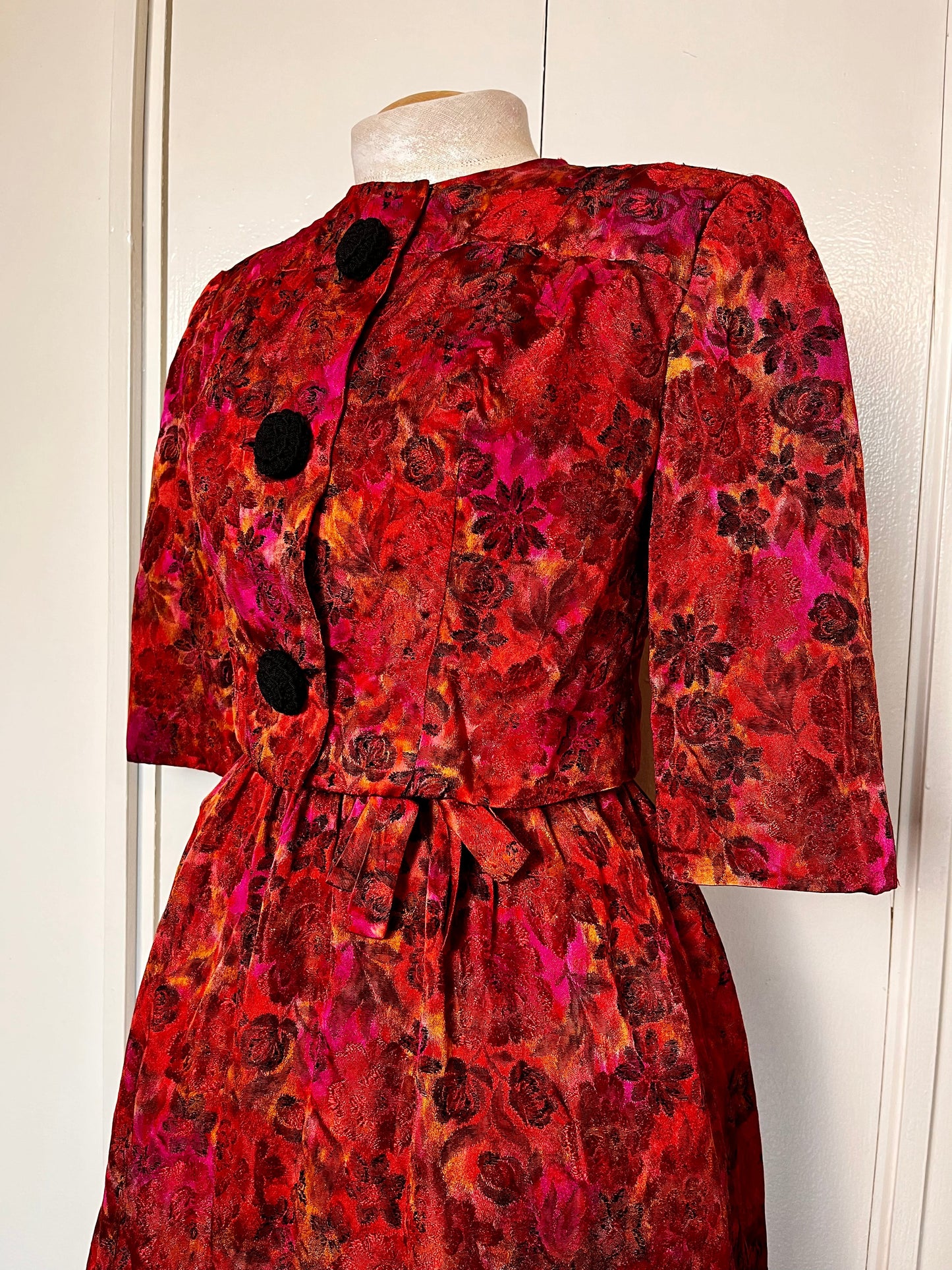 Vintage 1950's Rare Designer "Gustave Tassell" Two-Piece Set: Matching Dress and Jacket made of Silk-Brocade Floral