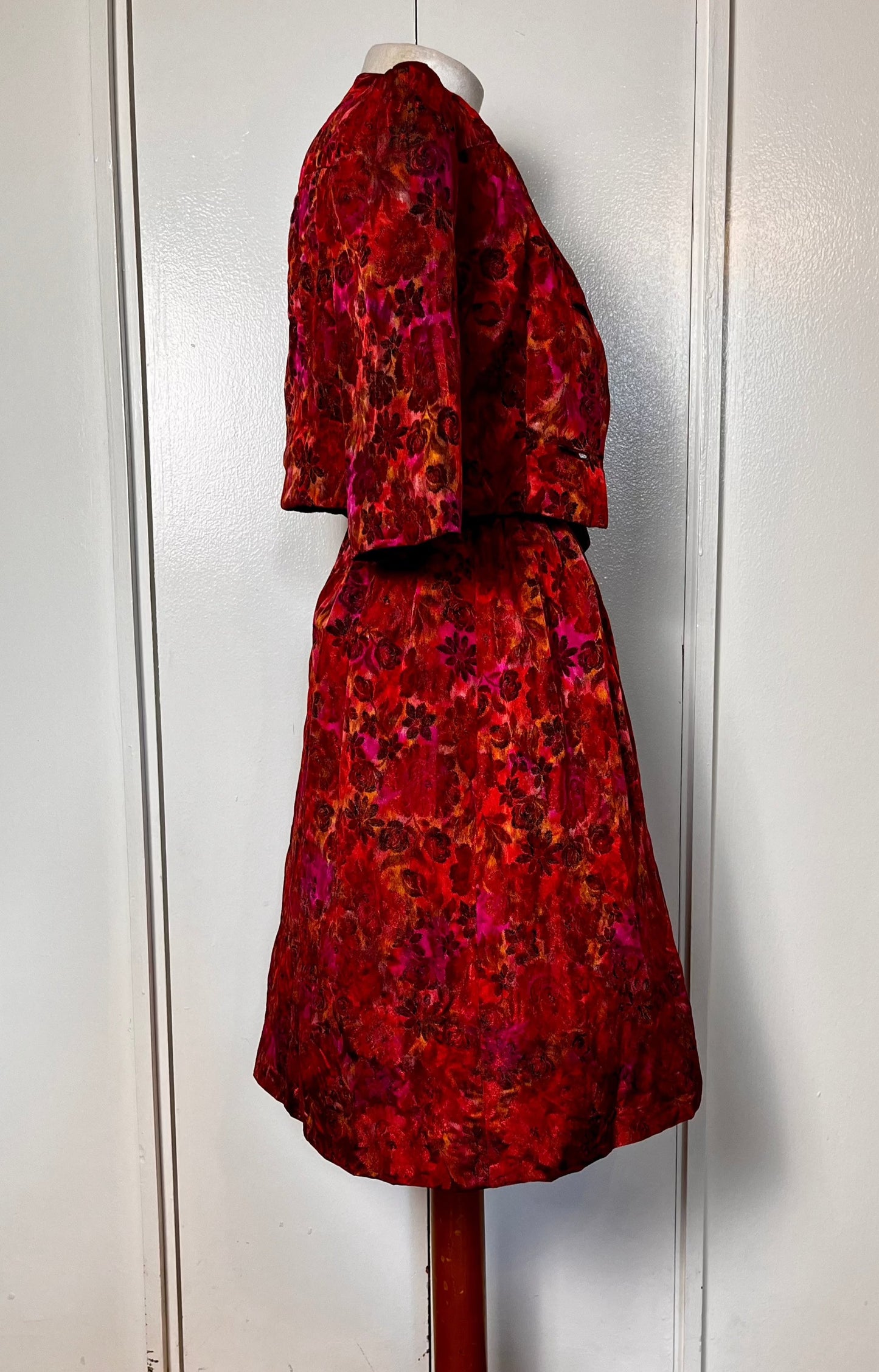 Vintage 1950's Rare Designer "Gustave Tassell" Two-Piece Set: Matching Dress and Jacket made of Silk-Brocade Floral