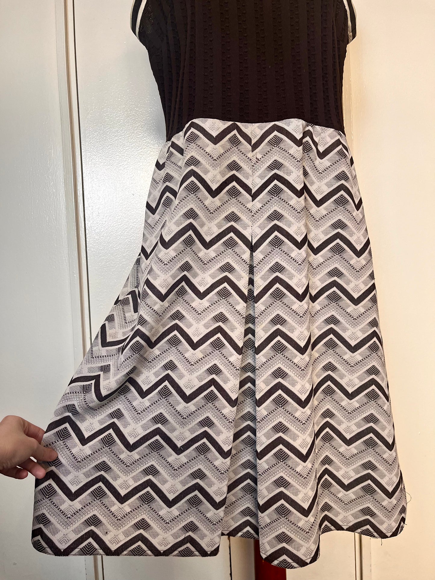 Vintage 1970's Brown Chevron Knit Midi Dress