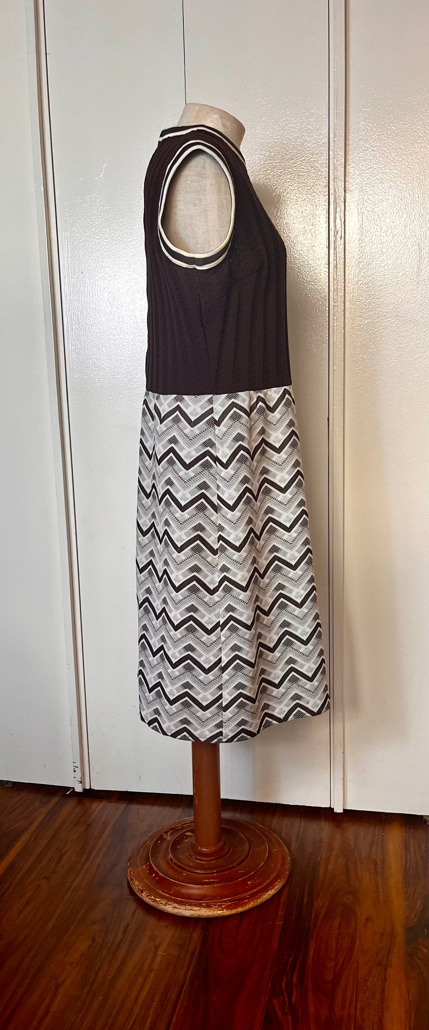 Vintage 1970's Brown Chevron Knit Midi Dress