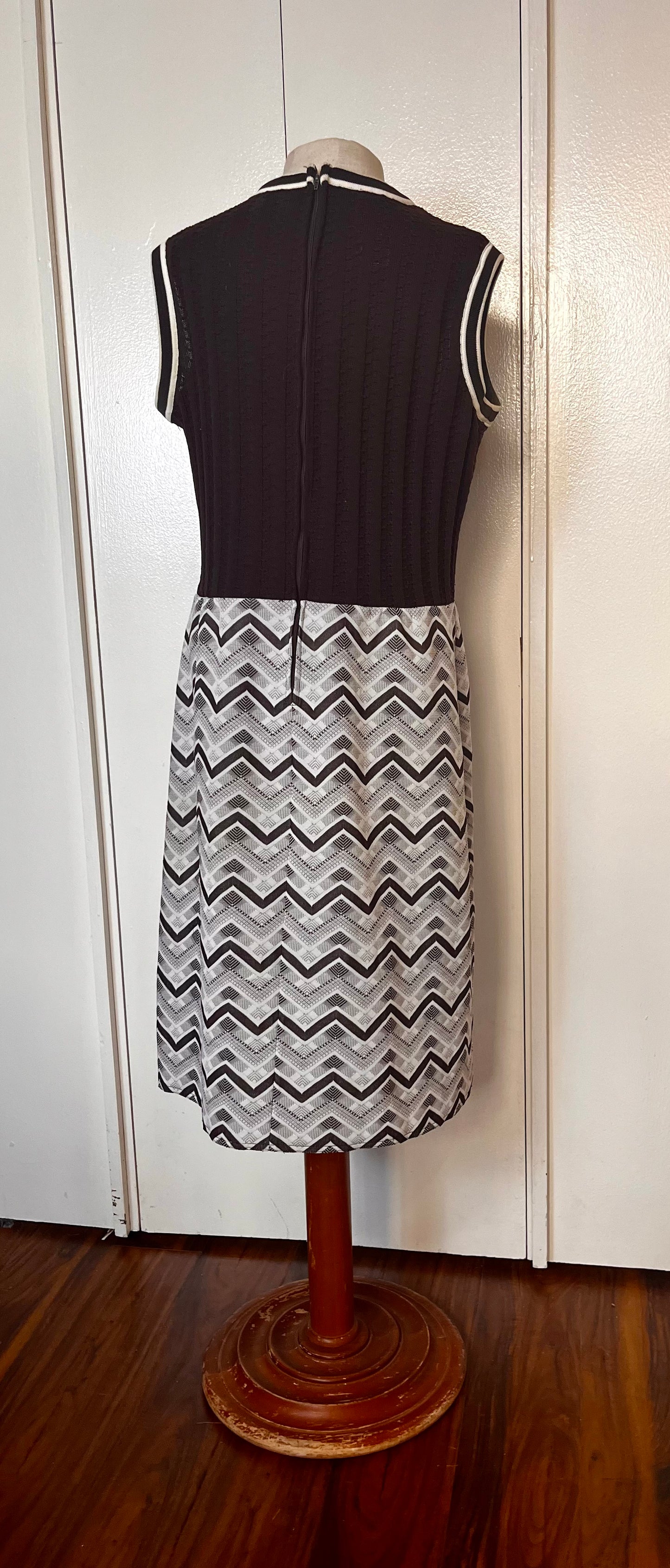 Vintage 1970's Brown Chevron Knit Midi Dress