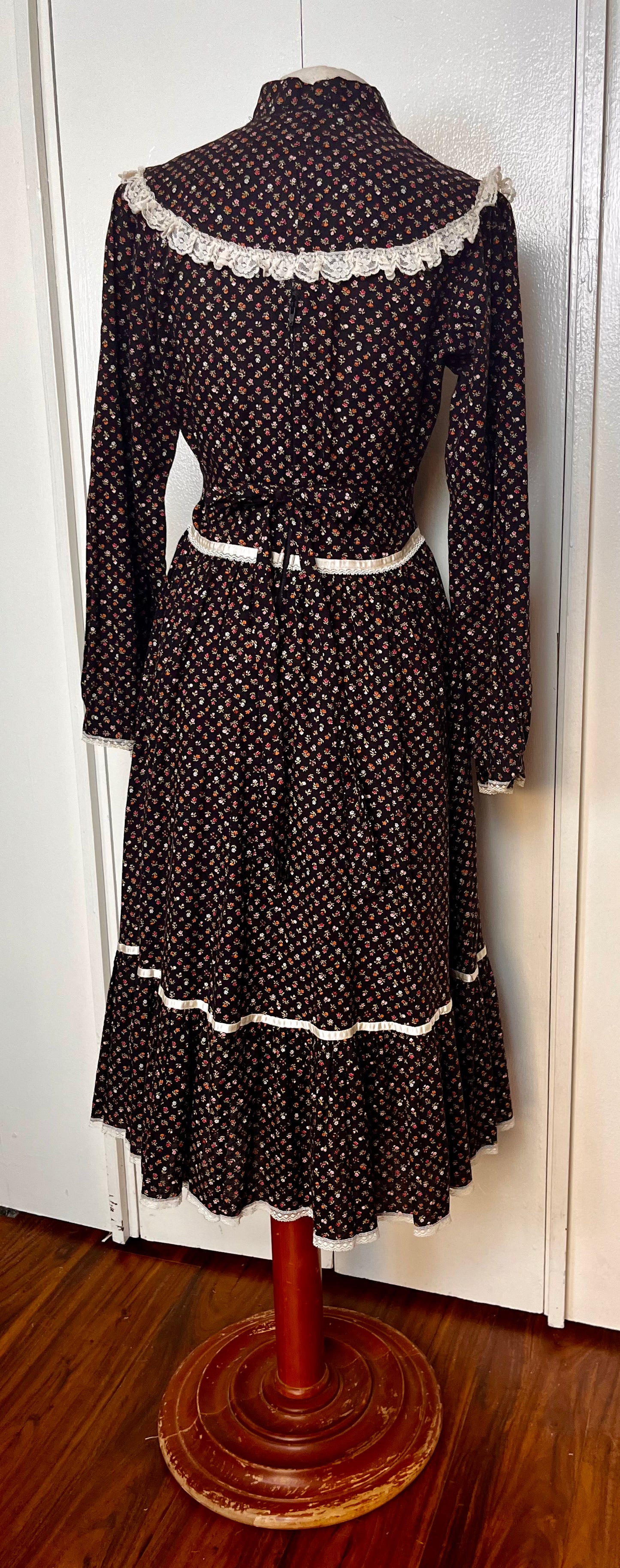 Vintage 1970's "Union-Made" Black Calico Gunne-Style Prairie Midi Dress