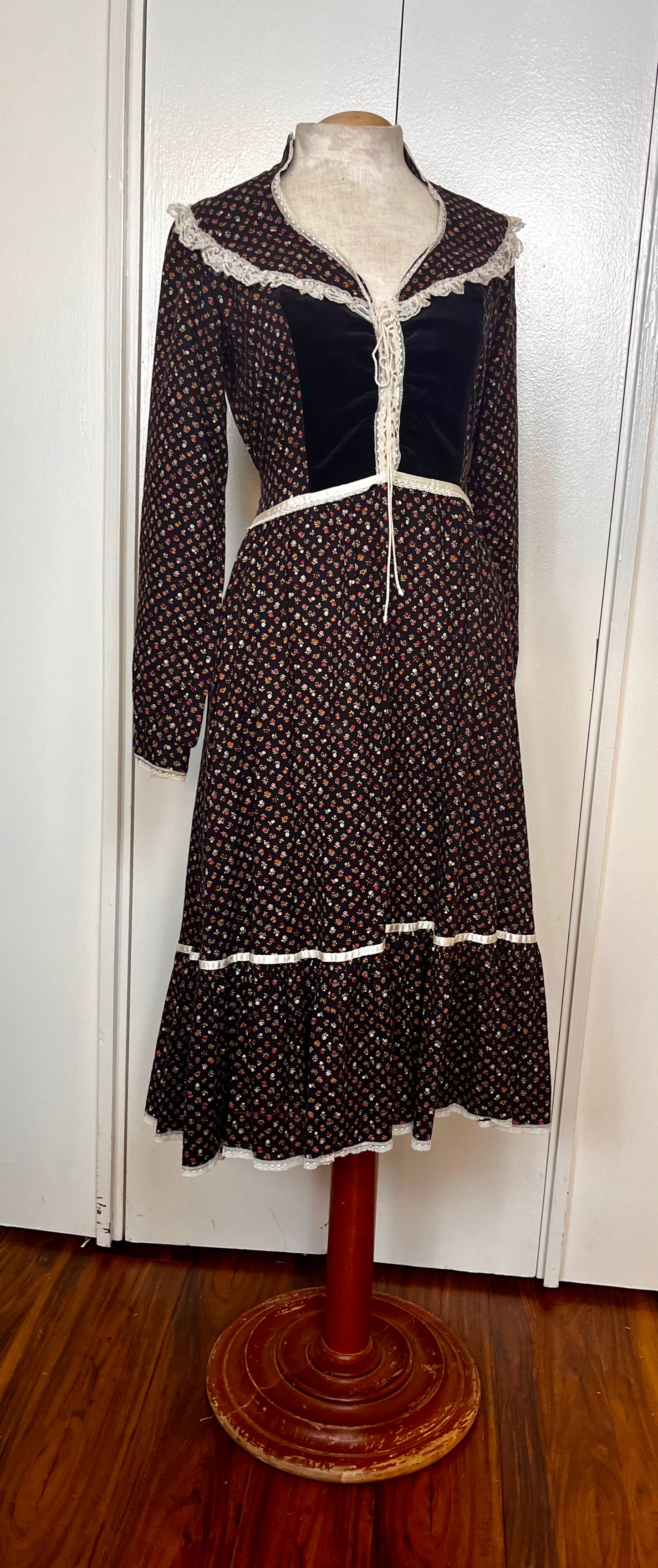 Vintage 1970's "Union-Made" Black Calico Gunne-Style Prairie Midi Dress