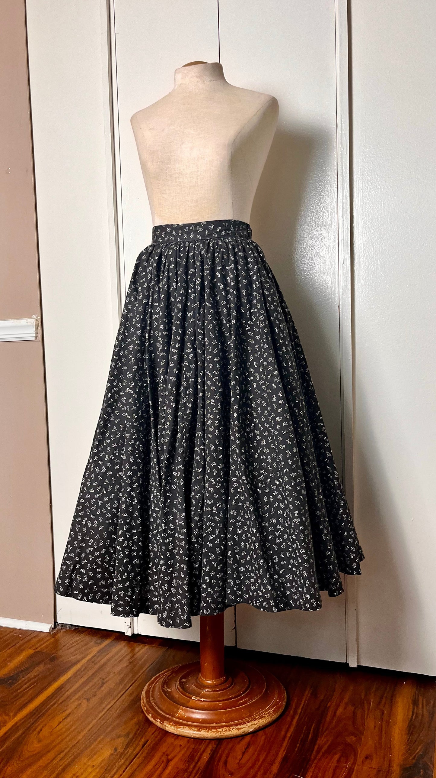 Vintage 1980's "Go Vicki!" Black Calico Circle Skirt