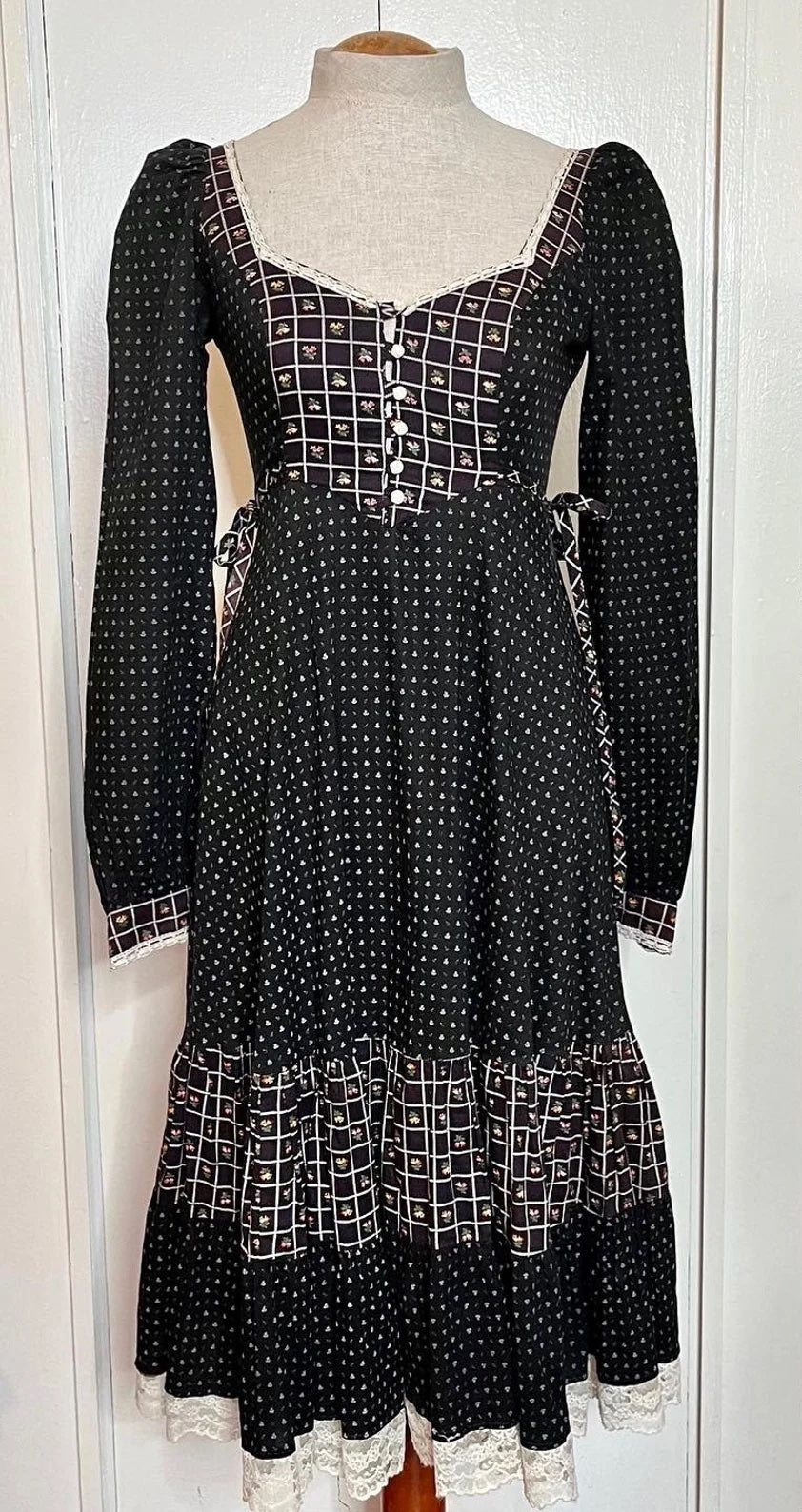 Vintage 1970’s "Gunne Sax by Jessica McClintock" Black & Purple Roses Midi Dress