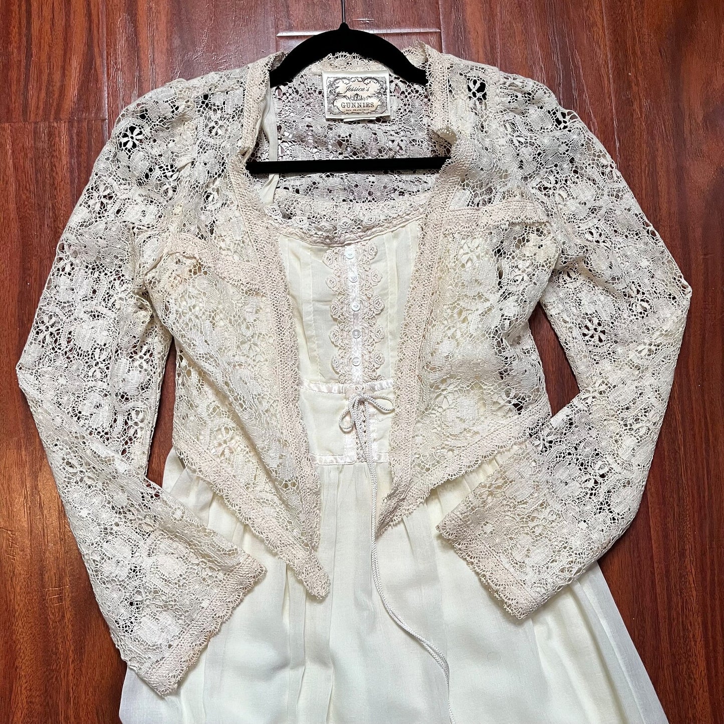 Vintage 1970’s "Gunne Sax by Jessica McClintock" Crochet Lace Shrug