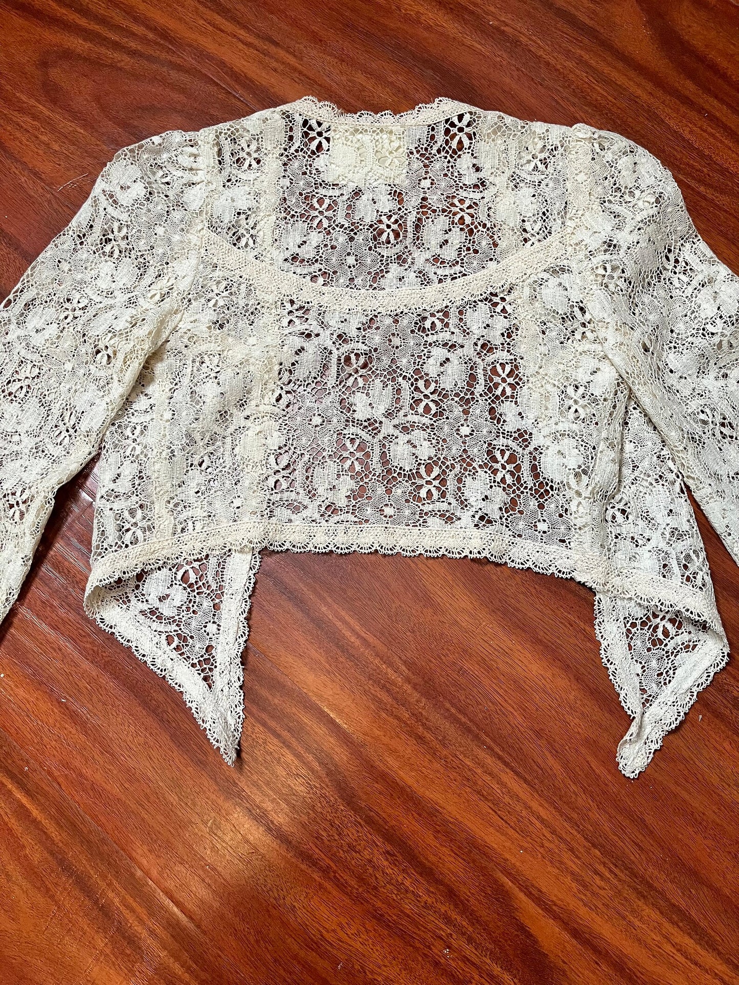 Vintage 1970’s "Gunne Sax by Jessica McClintock" Crochet Lace Shrug